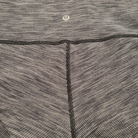 Lululemon Crops - Picture 3 of 4